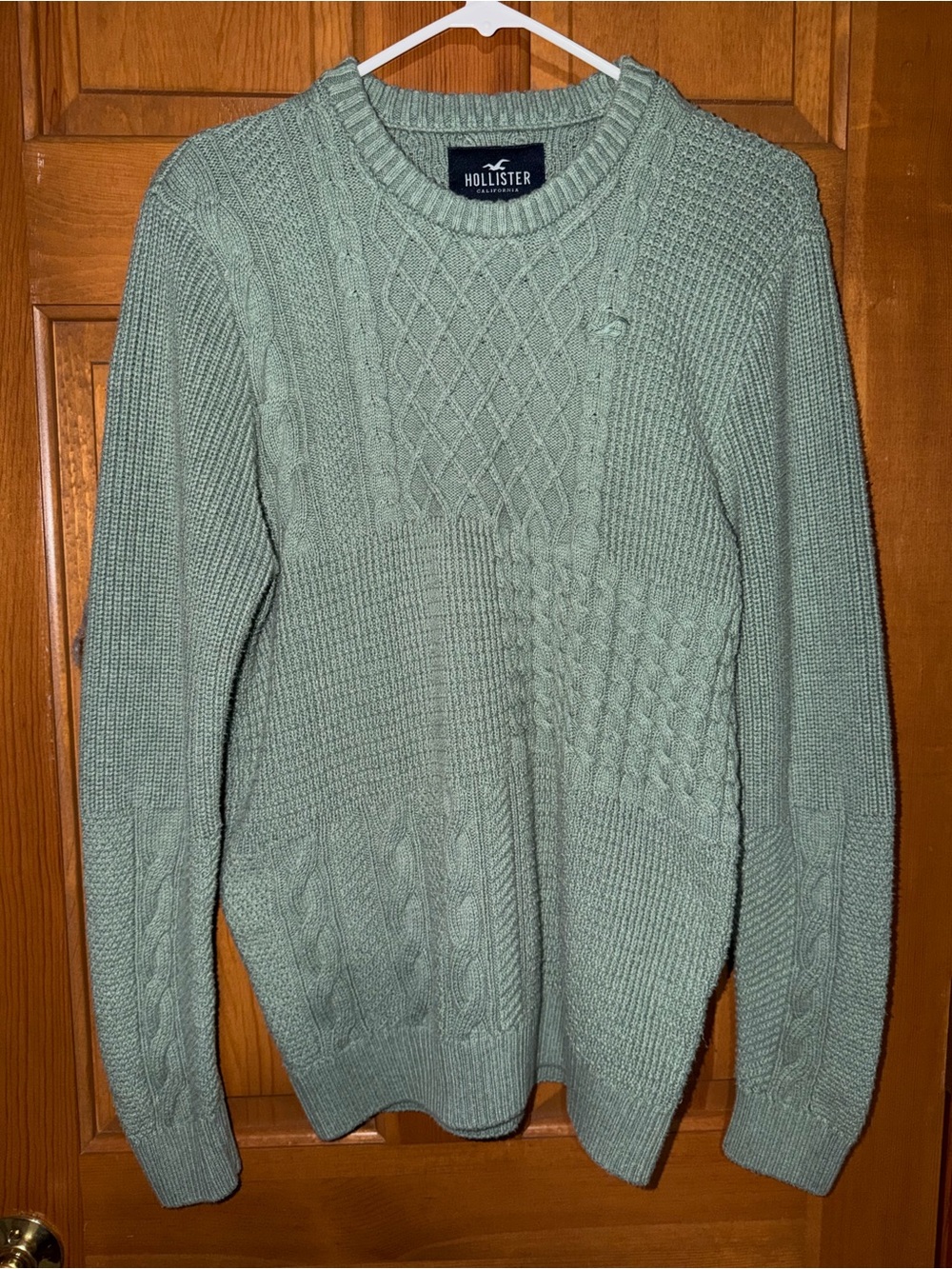 Hollister Men’s Cable Crewneck Sweater in Sage
